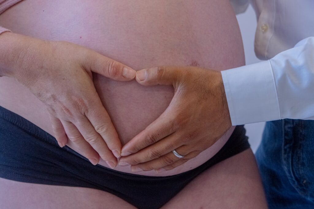 Vroege signalen van een buitenbaarmoederlijke zwangerschap na zes weken